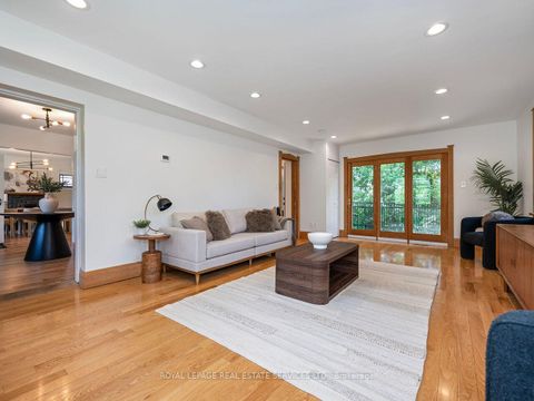 Photo 5 at 54 Oakfield Drive, Queensway, Toronto