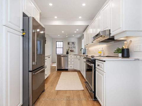 Photo 11 at 54 Oakfield Drive, Queensway, Toronto