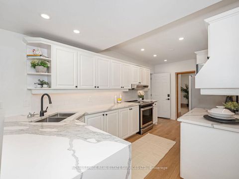Photo 13 at 54 Oakfield Drive, Queensway, Toronto