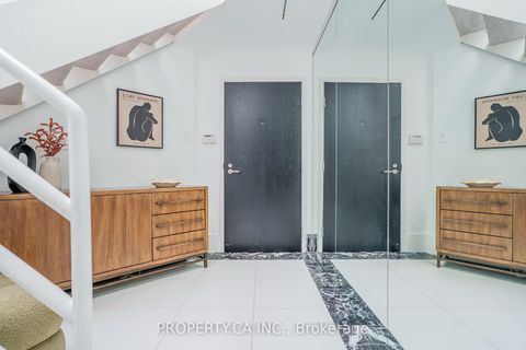 Photo 1 at 707 - 401 Queens Quay W, Waterfront Communities C1, Toronto