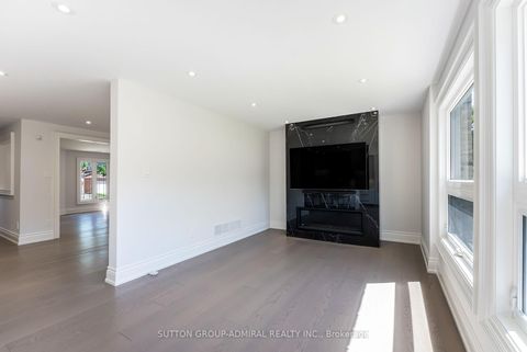 Photo 14 at 79 Brickstone Circle, Brownridge, Vaughan