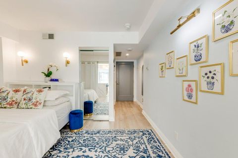 Photo 13 at 409 - 155 Yorkville Avenue, Annex, Toronto