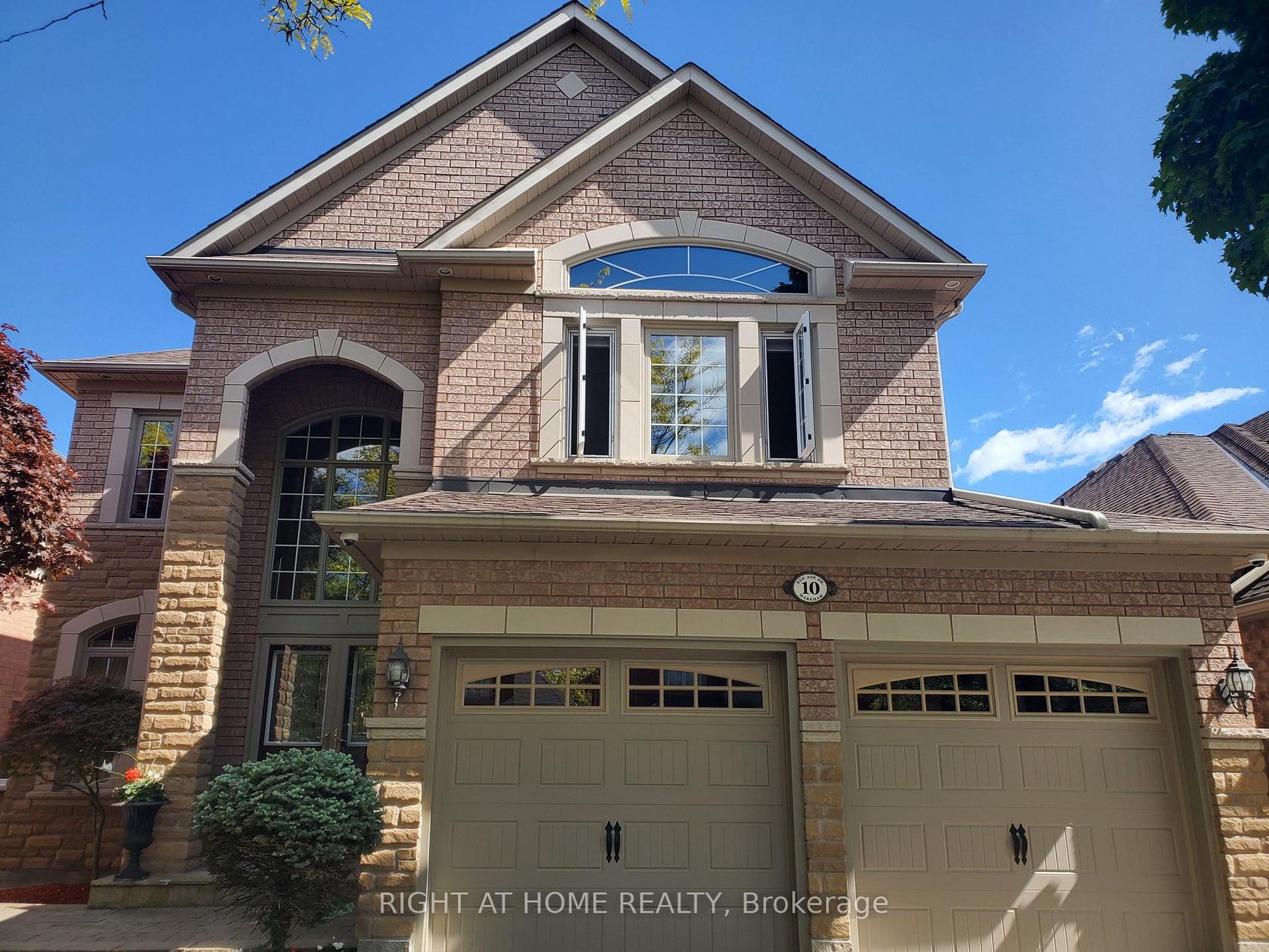 10 Red Ash Drive, Legacy, Markham 