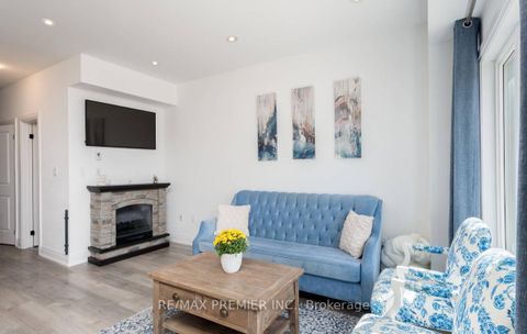 Photo 3 at 15 Haven Lane, Painswick South, Barrie