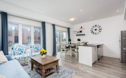 Photo 4 at 15 Haven Lane, Painswick South, Barrie