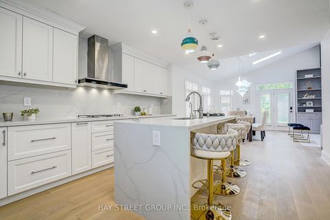 Photo 12 at 3 Silverwood Avenue, Forest Hill South, Toronto