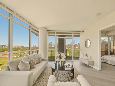 Photo 10 at 722 - 169 Fort York Boulevard W, Waterfront Communities C1, Toronto