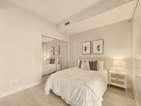 Photo 11 at 722 - 169 Fort York Boulevard W, Waterfront Communities C1, Toronto