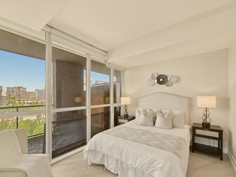 Photo 12 at 722 - 169 Fort York Boulevard W, Waterfront Communities C1, Toronto