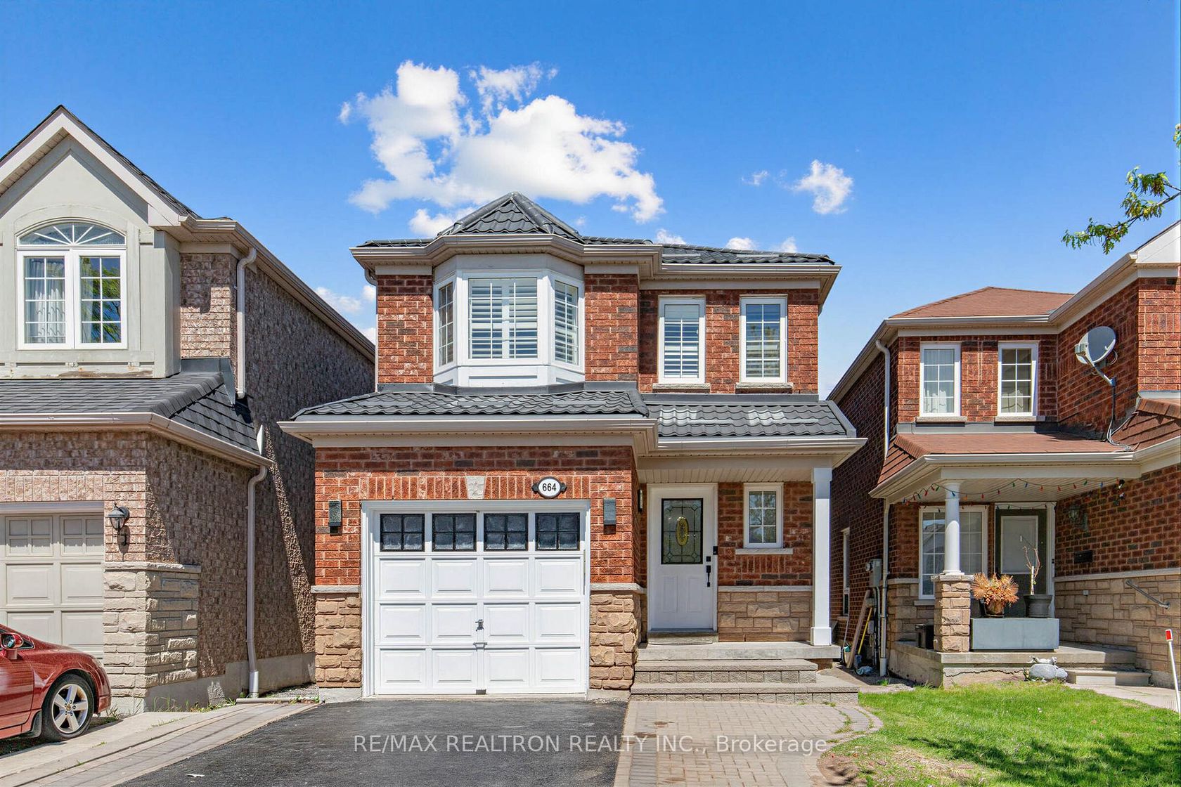 664 Sunbird Trail, Amberlea, Pickering 