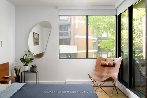 Photo 11 at 109 - 349 St Clair Avenue W, Casa Loma, Toronto
