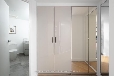 Photo 13 at 109 - 349 St Clair Avenue W, Casa Loma, Toronto