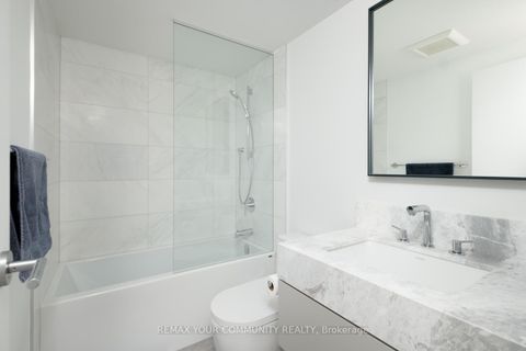 Photo 15 at 109 - 349 St Clair Avenue W, Casa Loma, Toronto