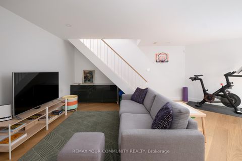 Photo 17 at 109 - 349 St Clair Avenue W, Casa Loma, Toronto