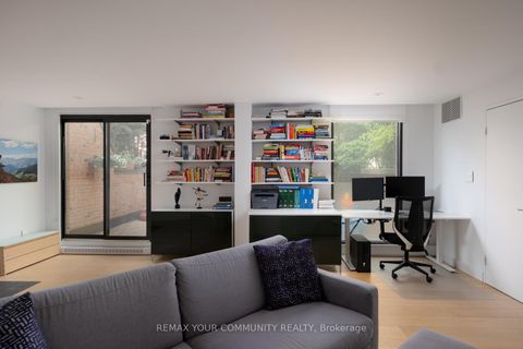 Photo 18 at 109 - 349 St Clair Avenue W, Casa Loma, Toronto