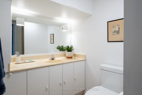 Photo 20 at 109 - 349 St Clair Avenue W, Casa Loma, Toronto