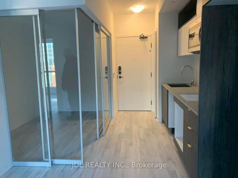 Photo 7 at 701 - 70 Princess Street, Waterfront Communities C8, Toronto