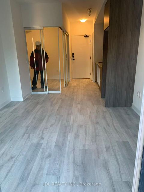 Photo 11 at 701 - 70 Princess Street, Waterfront Communities C8, Toronto