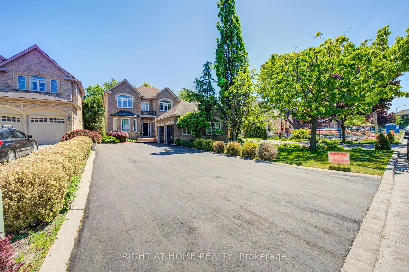 99 Naughton Drive, Westbrook, Richmond Hill photo number 2