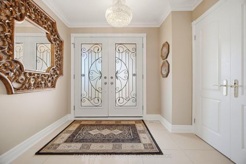 Photo 2 at 139 Jade Crescent, West Woodbridge, Vaughan