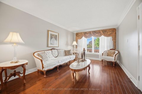Photo 5 at 139 Jade Crescent, West Woodbridge, Vaughan