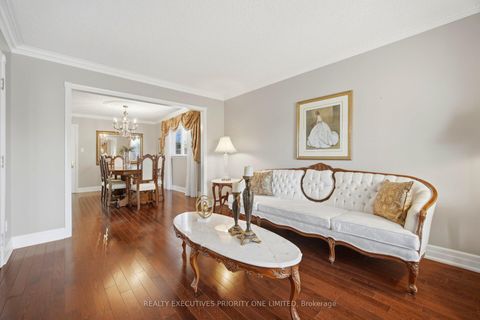 Photo 6 at 139 Jade Crescent, West Woodbridge, Vaughan