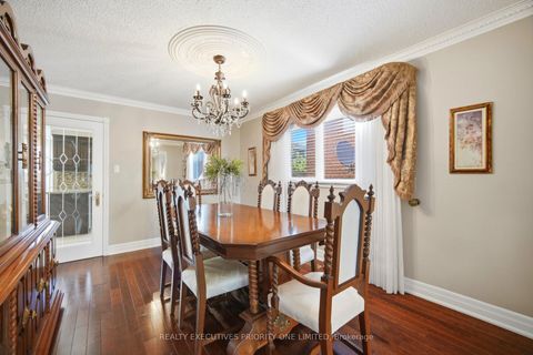Photo 8 at 139 Jade Crescent, West Woodbridge, Vaughan