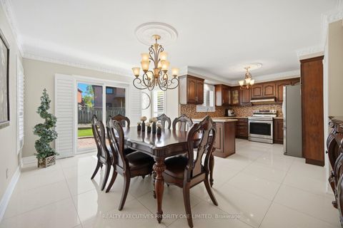 Photo 12 at 139 Jade Crescent, West Woodbridge, Vaughan