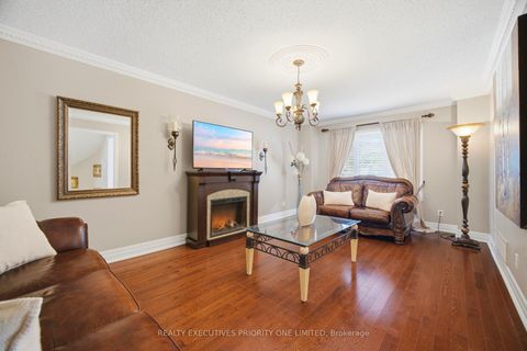 Photo 13 at 139 Jade Crescent, West Woodbridge, Vaughan