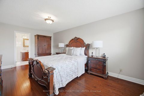 Photo 21 at 139 Jade Crescent, West Woodbridge, Vaughan