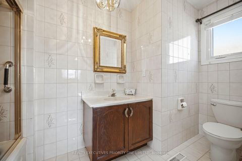Photo 22 at 139 Jade Crescent, West Woodbridge, Vaughan