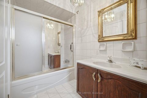Photo 23 at 139 Jade Crescent, West Woodbridge, Vaughan