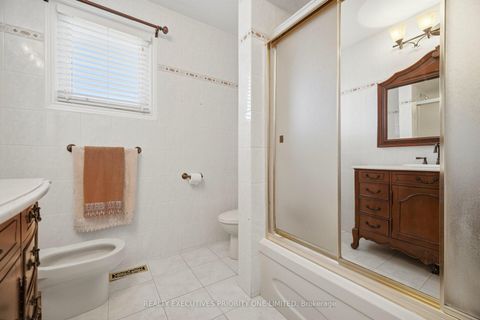 Photo 30 at 139 Jade Crescent, West Woodbridge, Vaughan