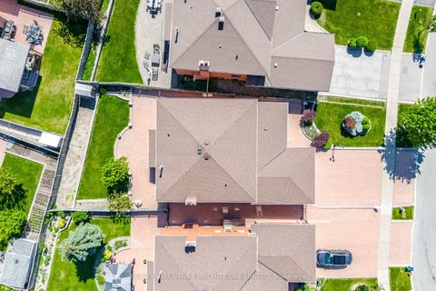 Photo 46 at 139 Jade Crescent, West Woodbridge, Vaughan