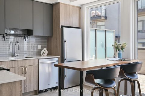Photo 4 at 10 - 88 Turtle Island Road, Lawrence, Toronto