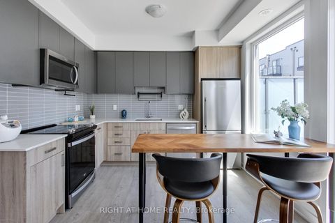 Photo 5 at 10 - 88 Turtle Island Road, Lawrence, Toronto