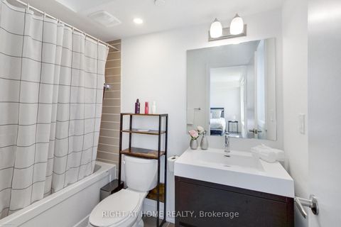 Photo 11 at 10 - 88 Turtle Island Road, Lawrence, Toronto