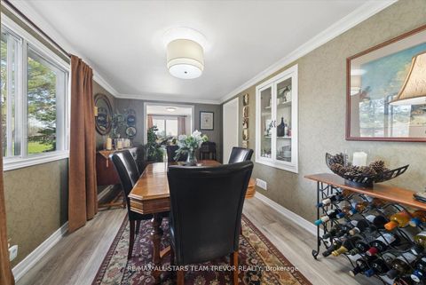 Photo 5 at 24082 Warden Avenue, Belhaven, Georgina