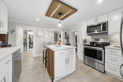Photo 8 at 24082 Warden Avenue, Belhaven, Georgina