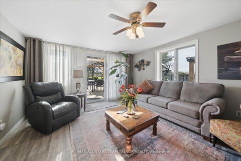 Photo 12 at 24082 Warden Avenue, Belhaven, Georgina