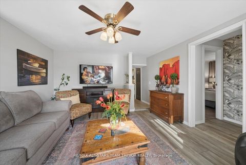 Photo 14 at 24082 Warden Avenue, Belhaven, Georgina
