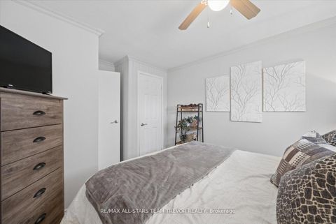 Photo 16 at 24082 Warden Avenue, Belhaven, Georgina