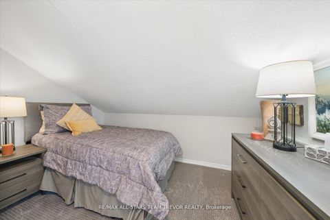 Photo 18 at 24082 Warden Avenue, Belhaven, Georgina