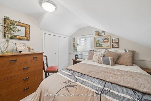 Photo 22 at 24082 Warden Avenue, Belhaven, Georgina