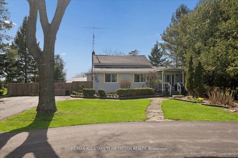 Photo 24 at 24082 Warden Avenue, Belhaven, Georgina