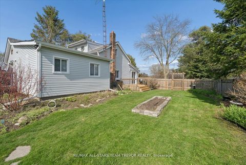 Photo 32 at 24082 Warden Avenue, Belhaven, Georgina