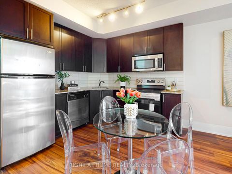Photo 3 at 1232 - 560 Front Street W, Waterfront Communities C1, Toronto