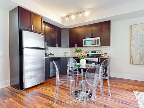 Photo 5 at 1232 - 560 Front Street W, Waterfront Communities C1, Toronto