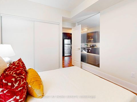 Photo 15 at 1232 - 560 Front Street W, Waterfront Communities C1, Toronto