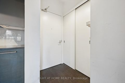 Photo 5 at 418 - 1030 King Street W, Niagara, Toronto